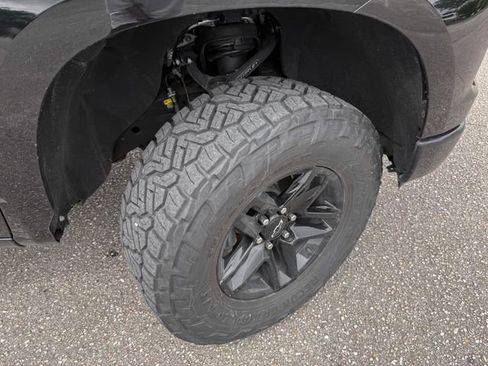 Used 2024 Chevrolet Silverado 1500 LT Trail Boss w/ Convenience Package II AWD/4WD image 11