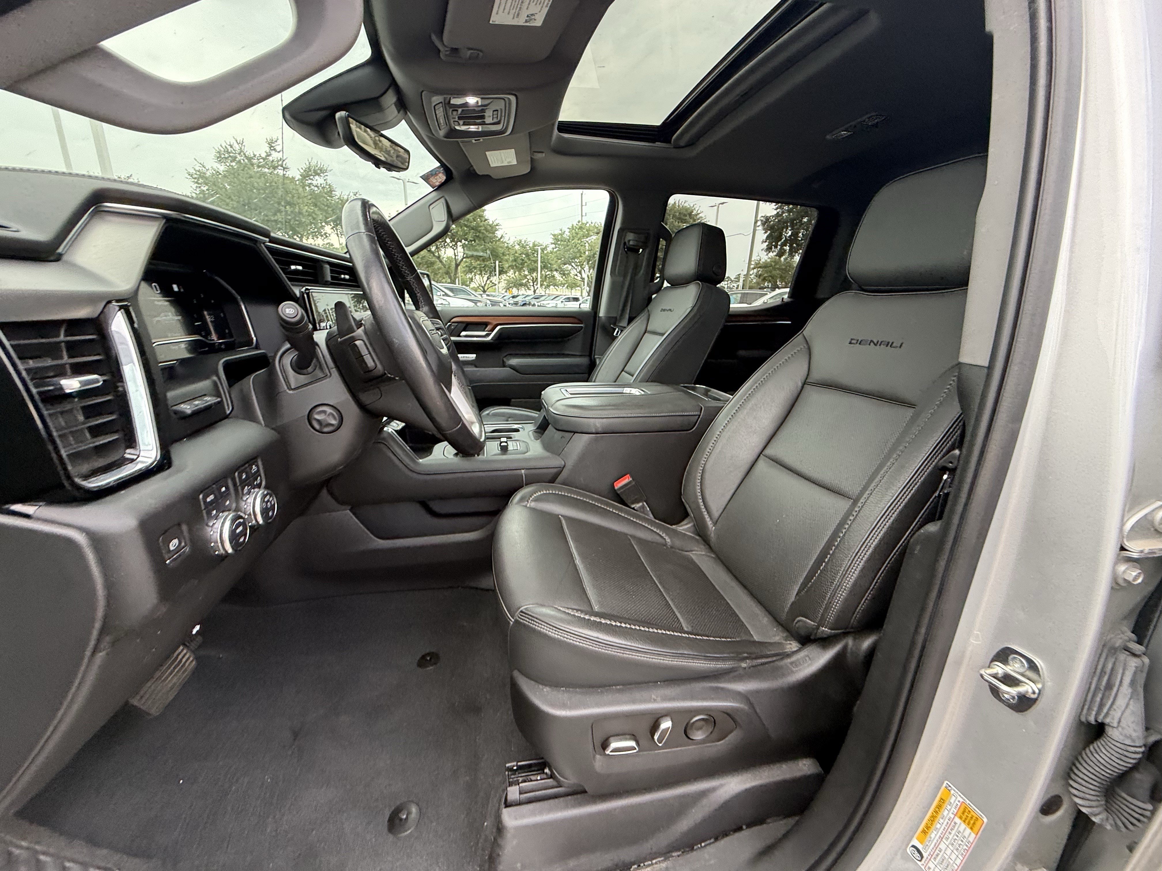 Used 2022 GMC Sierra 1500 Denali w/ Technology Package AWD/4WD image 25