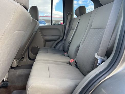 Used 2005 Jeep Liberty Limited w/ Trailer Tow Group image 20