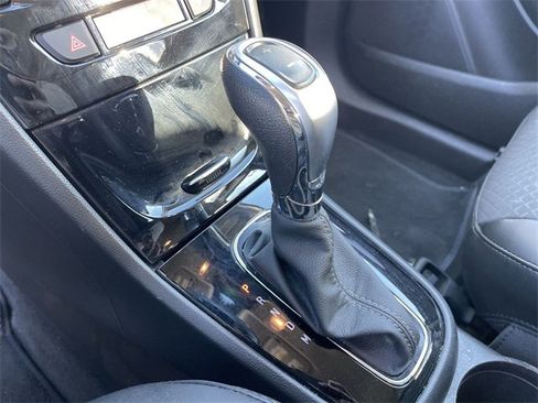 Used 2022 Buick Encore Preferred w/ Safety Package image 19