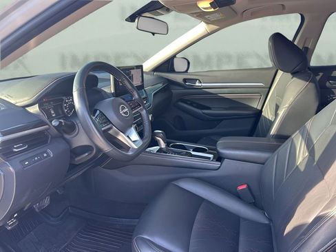 Used 2023 Nissan Altima 2.5 SR w/ SR Premium Package image 9
