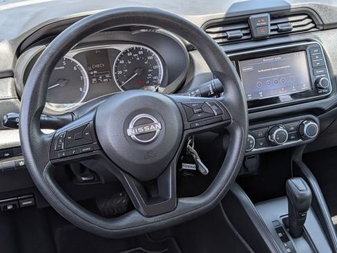 Used 2023 Nissan Versa S FWD image 11