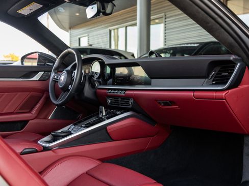 Used 2025 Porsche 911 Turbo S image 40