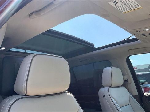 Used 2024 GMC Yukon XL Denali w/ Advanced Technology Package AWD/4WD image 30