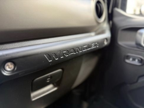 Used 2018 Jeep Wrangler Sport AWD/4WD image 20