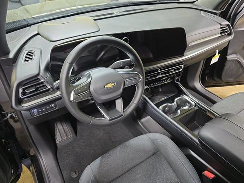 New 2026 Chevrolet Traverse LT w/ Driver Confidence Package AWD/4WD image 18