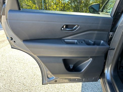 New 2025 Nissan Pathfinder SV w/ SV Premium Package image 23