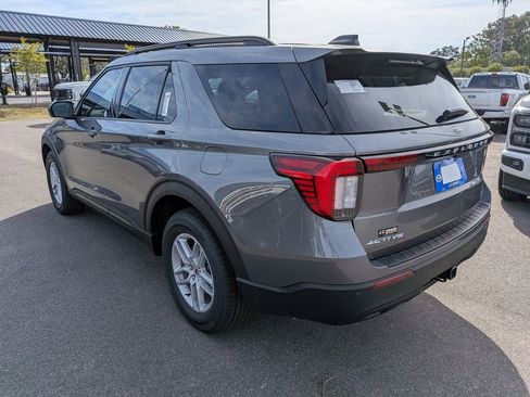 New 2026 Ford Explorer Active RWD image 6