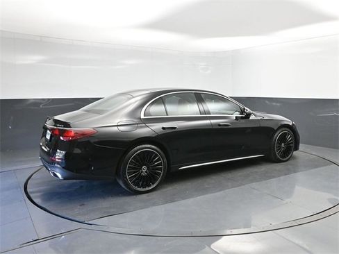 New 2026 Mercedes-Benz E 450 4MATIC Sedan image 15
