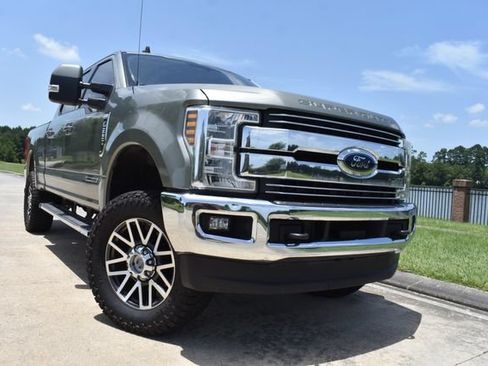 Used 2019 Ford F250 Lariat w/ Lariat Value Package AWD/4WD image 5