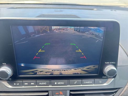 Used 2025 Nissan Altima 2.5 SV FWD image 22
