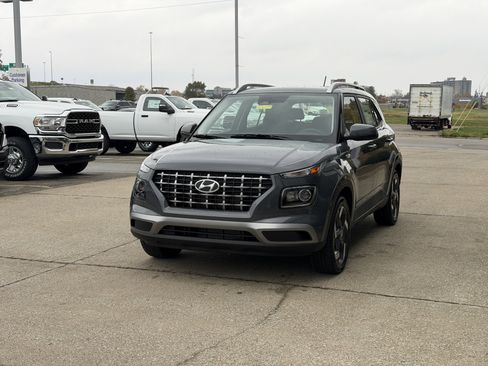 New 2026 Hyundai Venue SEL image 14