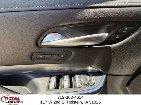 Used 2025 Cadillac XT4 Premium Luxury AWD/4WD image 19