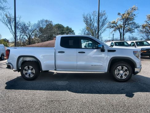 Used 2025 GMC Sierra 1500 Pro w/ Pro Value Package image 9
