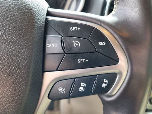 Used 2019 Jeep Grand Cherokee Overland image 18