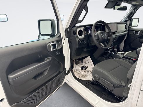 Used 2024 Jeep Wrangler Unlimited Sport image 9