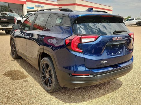 Used 2023 GMC Terrain SLE w/ Driver Convenience Package FWD image 3