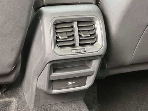 Certified 2024 Volkswagen Taos SE AWD/4WD image 14