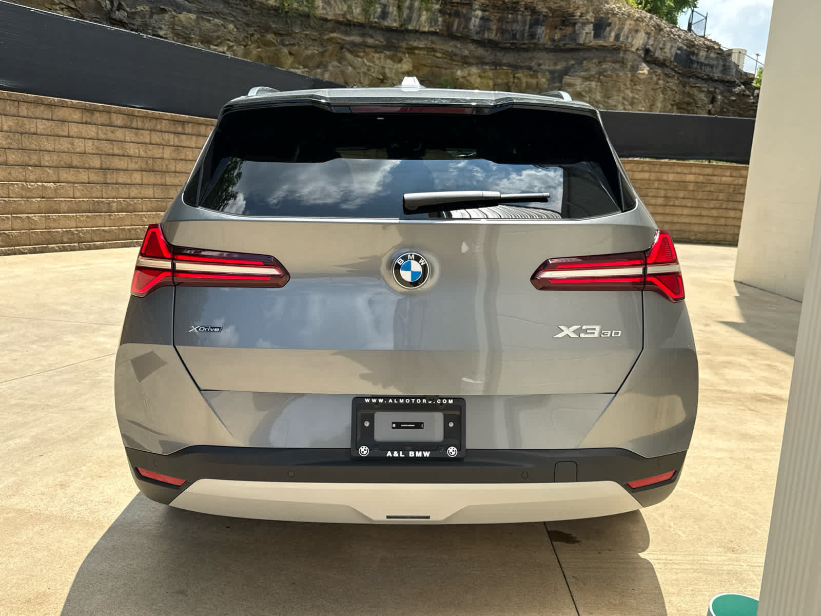 Used 2025 BMW X3 xDrive30i w/ Convenience Package AWD/4WD image 4