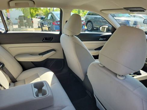 Used 2025 Nissan Altima 2.5 SV image 27