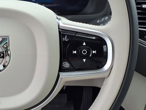 Used 2025 Volvo XC90 T8 Ultra w/ Protection Package Premier image 22