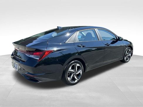 Used 2023 Hyundai Elantra SEL w/ Convenience Package FWD image 6