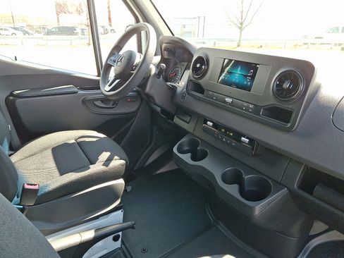 Used 2024 Mercedes-Benz Sprinter 3500 image 11