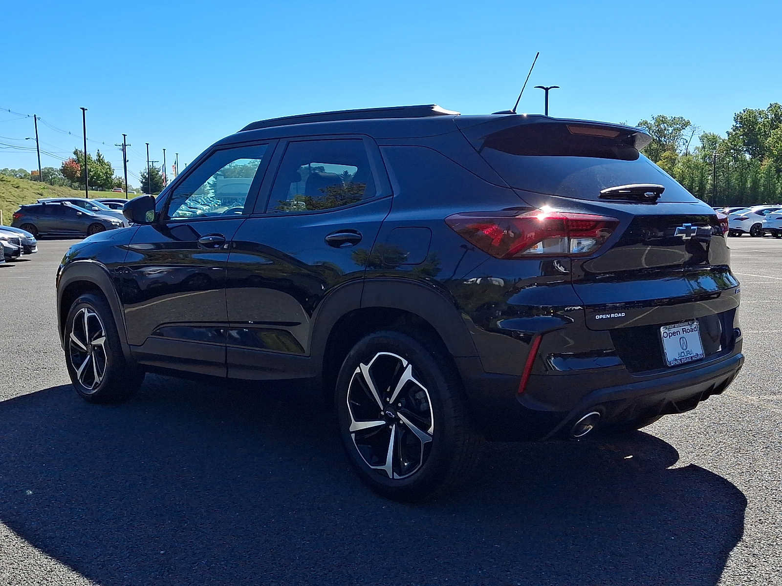 Used 2023 Chevrolet TrailBlazer RS w/ Sun and Liftgate Package FWD image 4