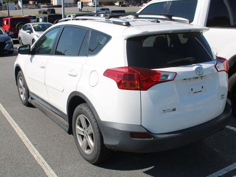Used 2015 Toyota RAV4 XLE AWD/4WD image 6