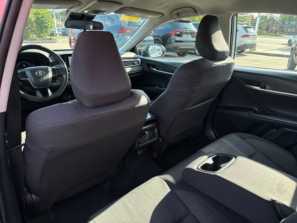 Used 2025 Toyota Camry LE FWD image 37