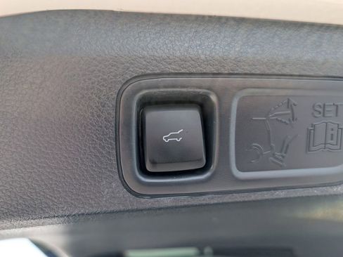 Used 2023 Lincoln Navigator Reserve AWD/4WD image 17