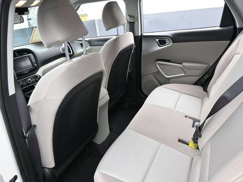 Used 2023 Kia Soul LX FWD image 31