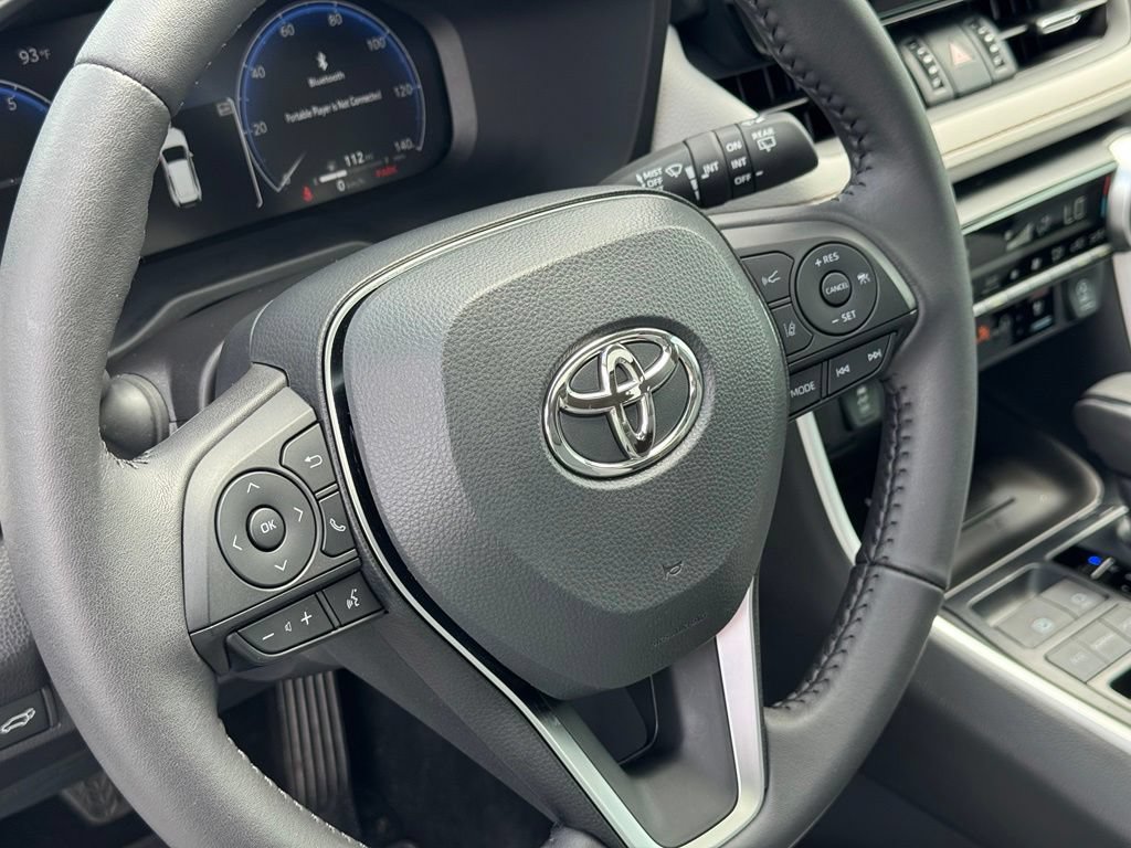 Used 2025 Toyota RAV4 Limited FWD image 17