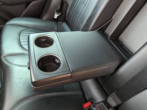 Used 2018 Maserati Levante image 43