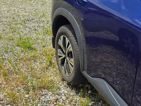 Used 2021 Nissan Rogue SV FWD image 19