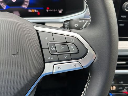 New 2026 Volkswagen Taos SE FWD image 22