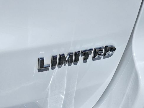 Used 2021 Jeep Grand Cherokee Limited image 14