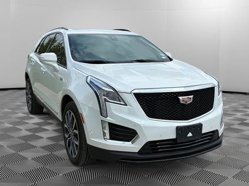 Certified 2024 Cadillac XT5 Sportv w/ Technology Package AWD/4WD image 3