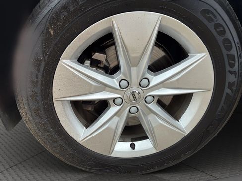 Used 2022 Volvo XC60 B5 Momentum AWD/4WD image 21