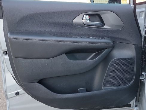 New 2026 Chrysler Voyager LX image 10