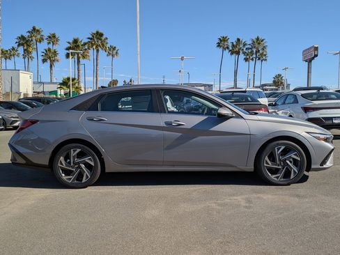 New 2026 Hyundai Elantra Limited image 5