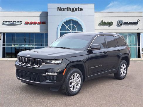 Used 2022 Jeep Grand Cherokee Limited image 2