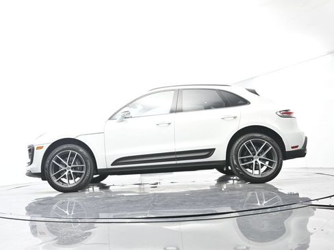 Certified 2025 Porsche Macan AWD/4WD image 48