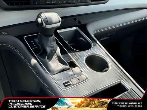 Used 2025 Toyota Sienna XSE w/ XSE Plus Package FWD image 38