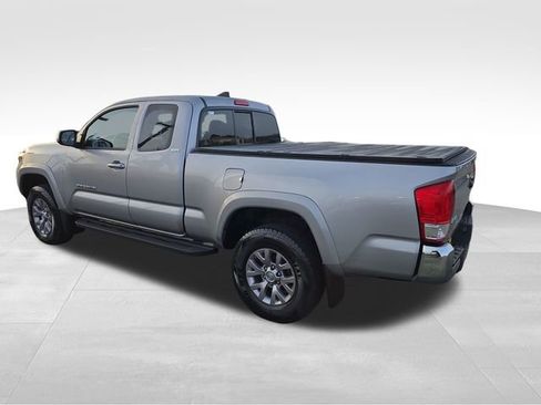 Used 2016 Toyota Tacoma SR5 image 5