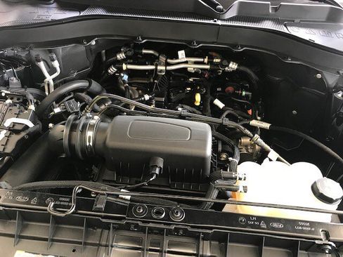 Used 2023 Ford Explorer XLT w/ Equipment Group 202A RWD image 11