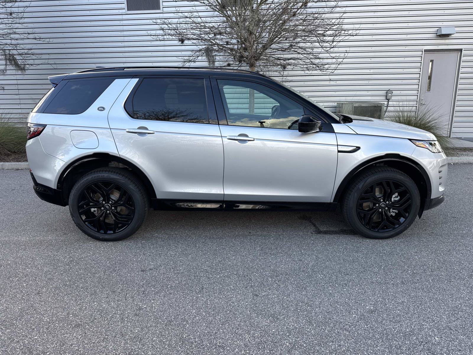 Used 2026 Land Rover Discovery Sport Landmark AWD/4WD image 5