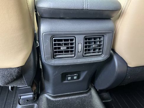 Used 2019 Toyota RAV4 XLE Premium FWD image 24