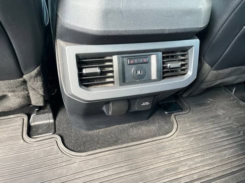 Used 2023 Ford F250 Lariat w/ Lariat Ultimate Package AWD/4WD image 12