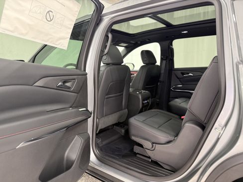 Used 2025 Chevrolet Traverse Z71 w/ Driver Confidence Package image 26